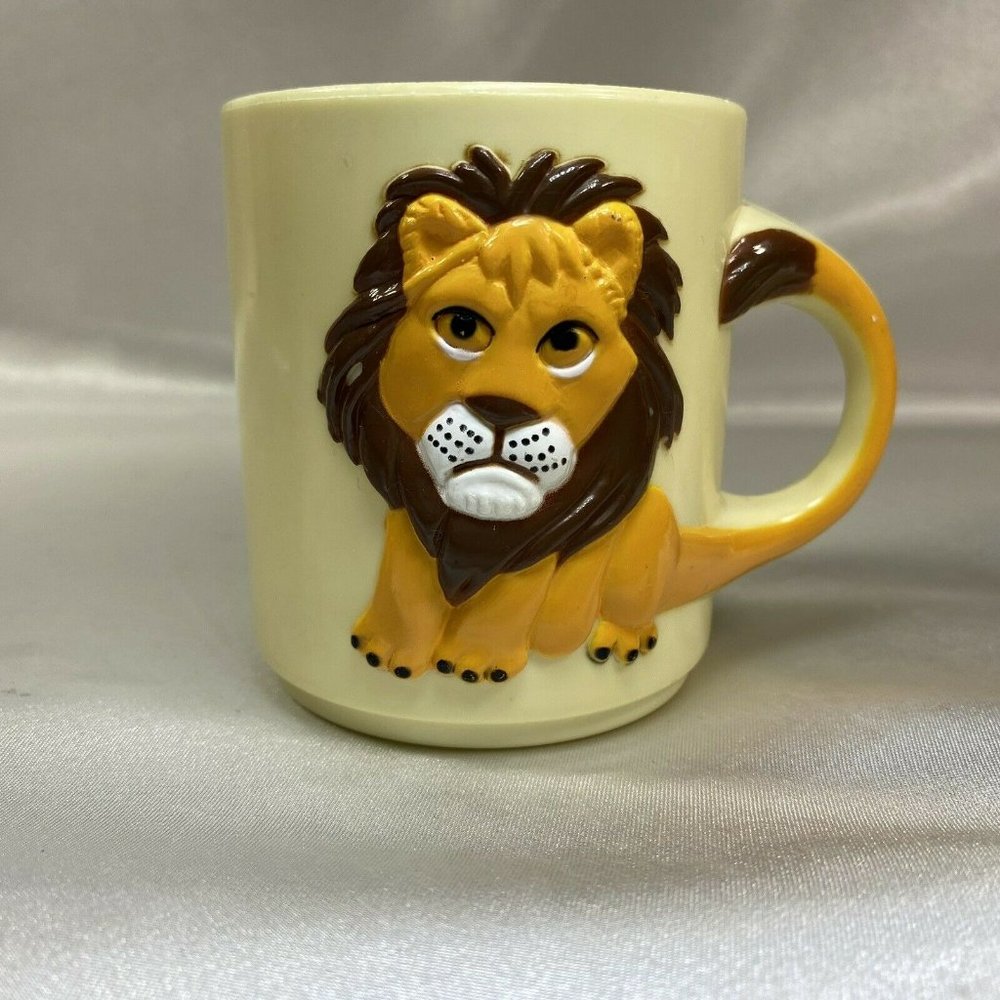 Vintage London Zoo Lion Plastic Child Souvenir Cup